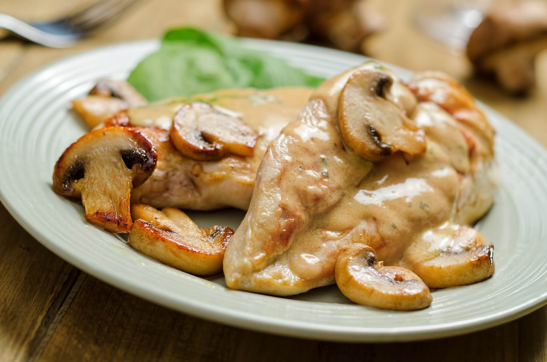 (Relatively) Healthy Chicken in Cream and Mushroom Sauce Recipe