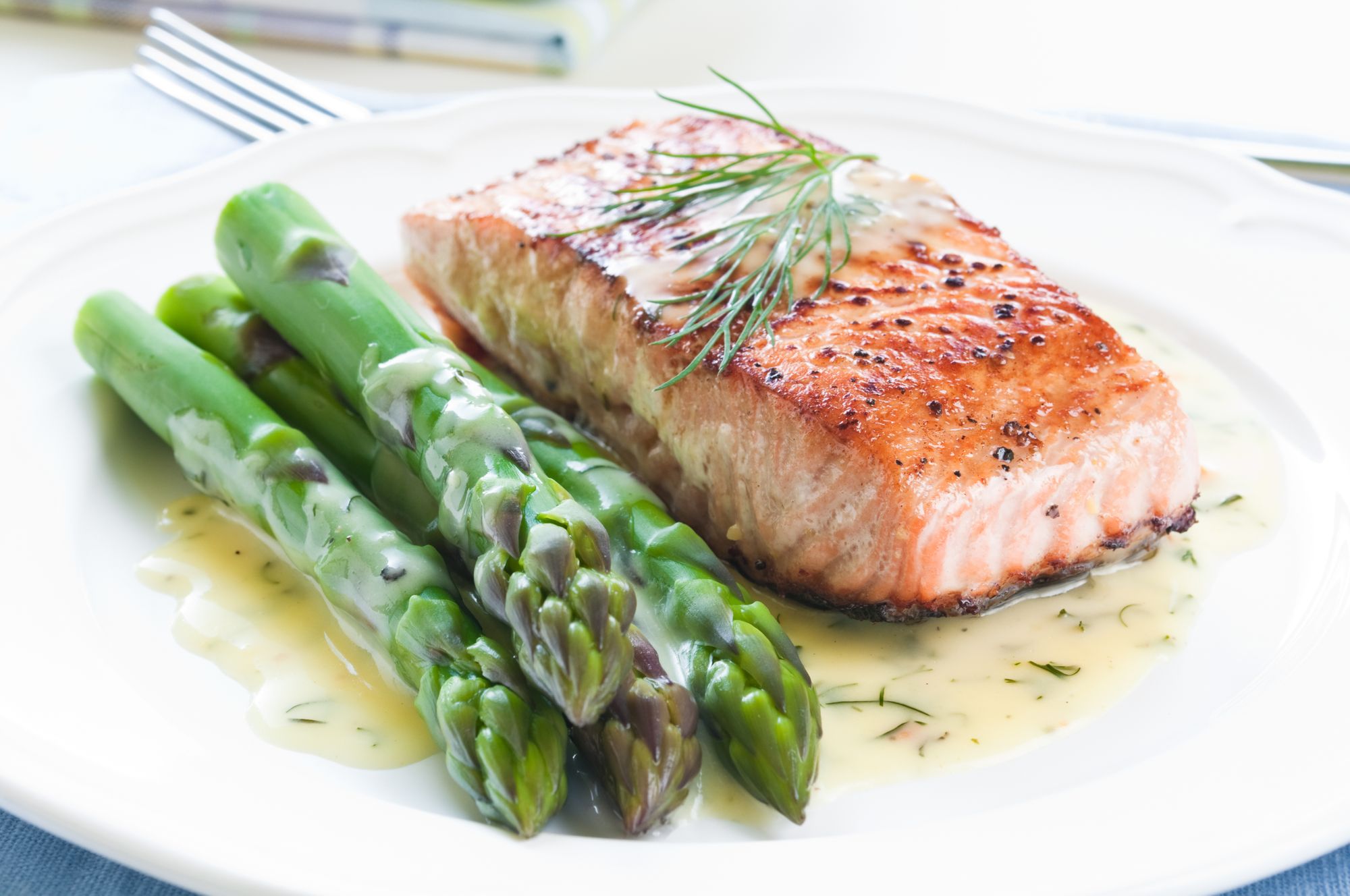 Fried Salmon with Tarragon Cream Sauce