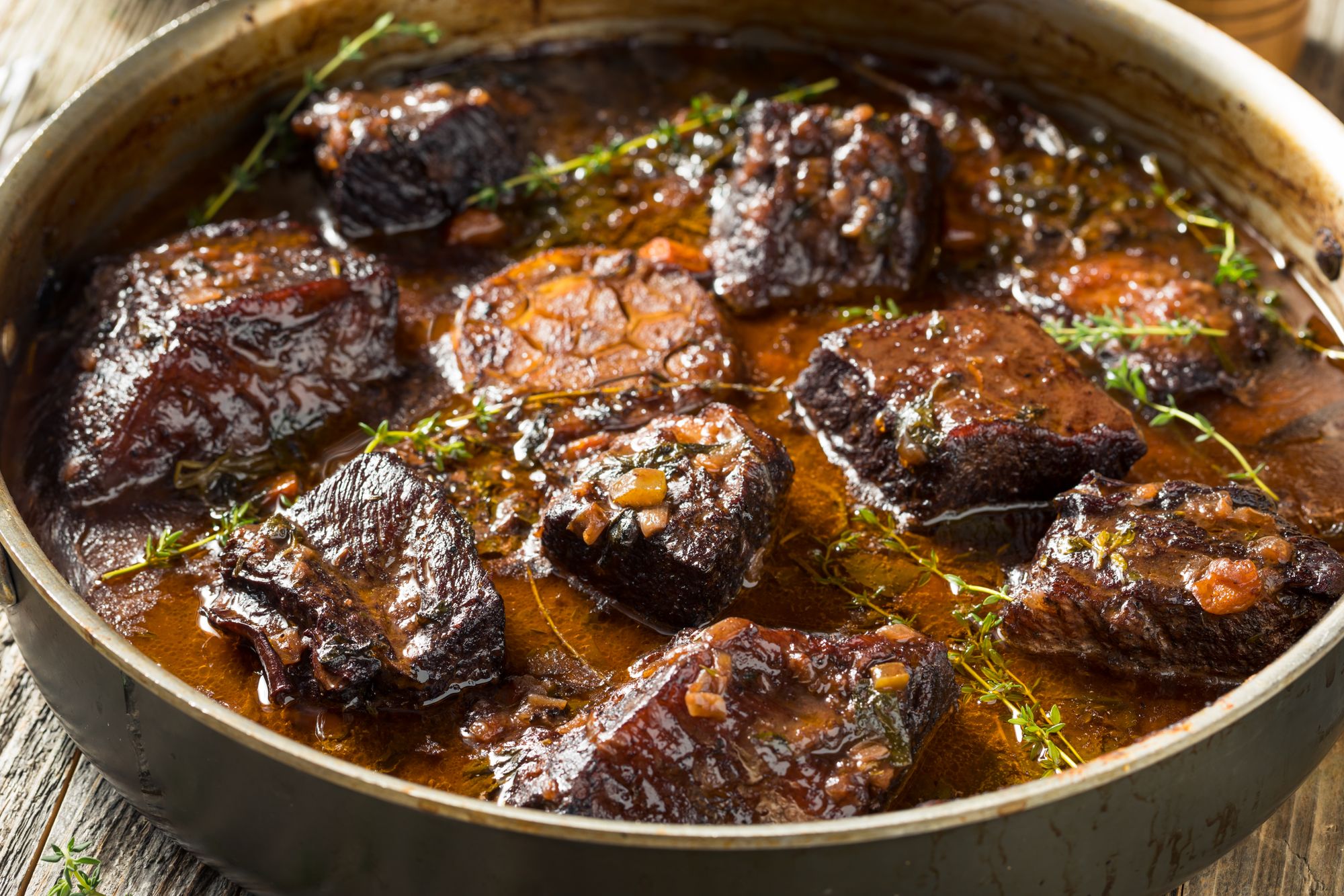 Braised Beef In Red Wine Sauce At Amber Holmes Blog