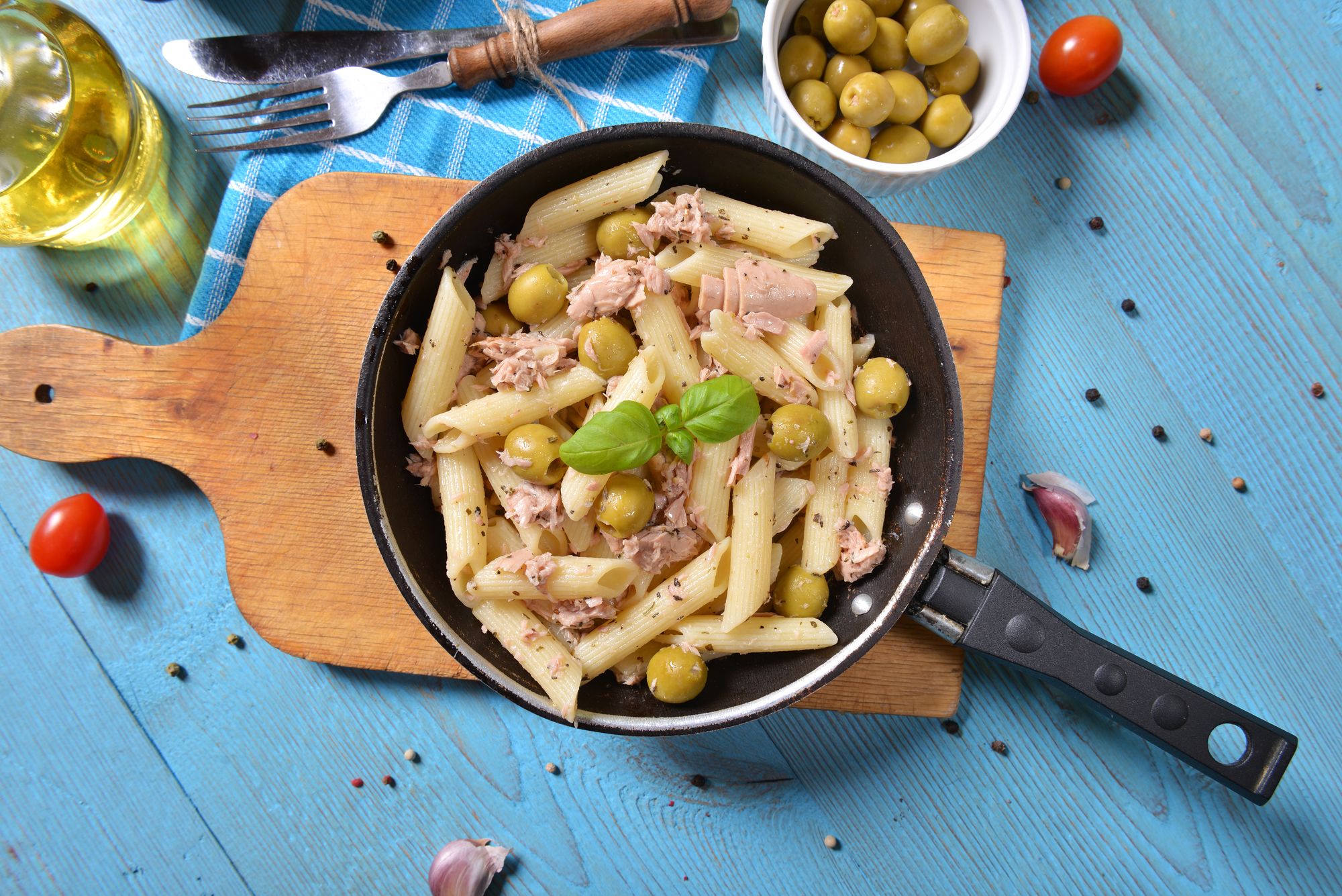 Penne with Tuna, Anchovies and Olives