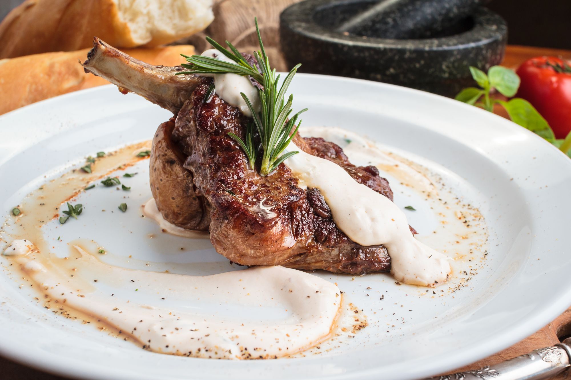 Lamb Chops with Rosemary and Onion Sauce