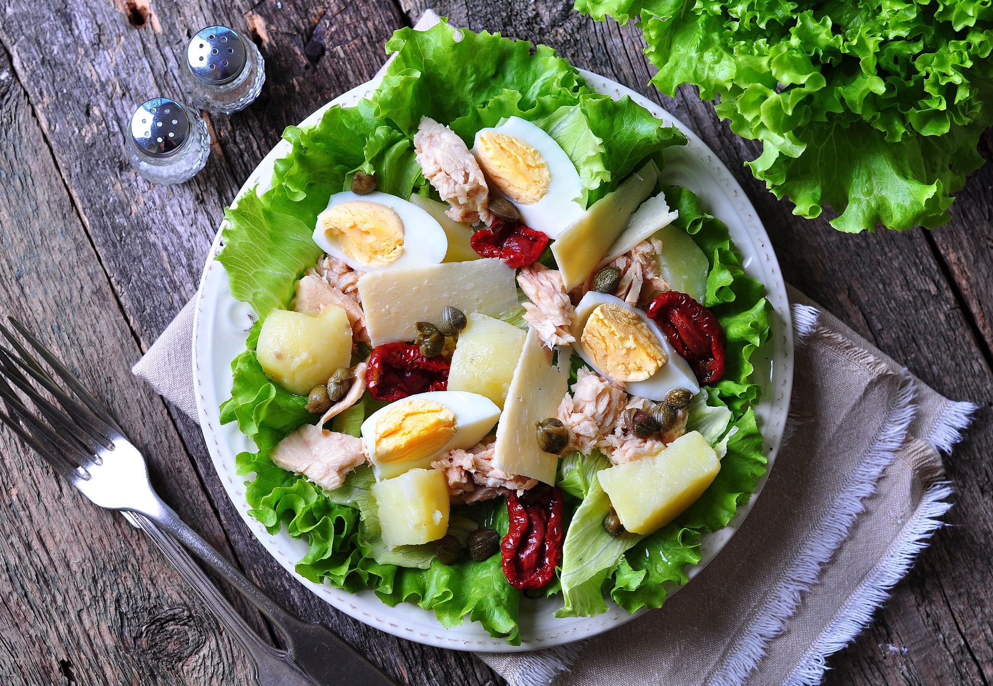 Simple Salad with Tuna, Beans and Capsicum