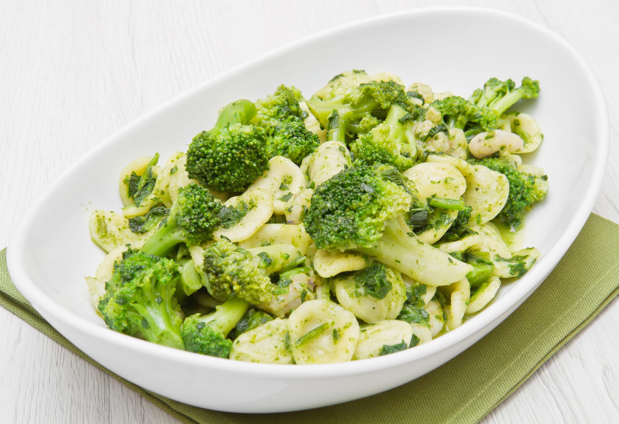 Pasta with Broccoli and Pistachio Pesto