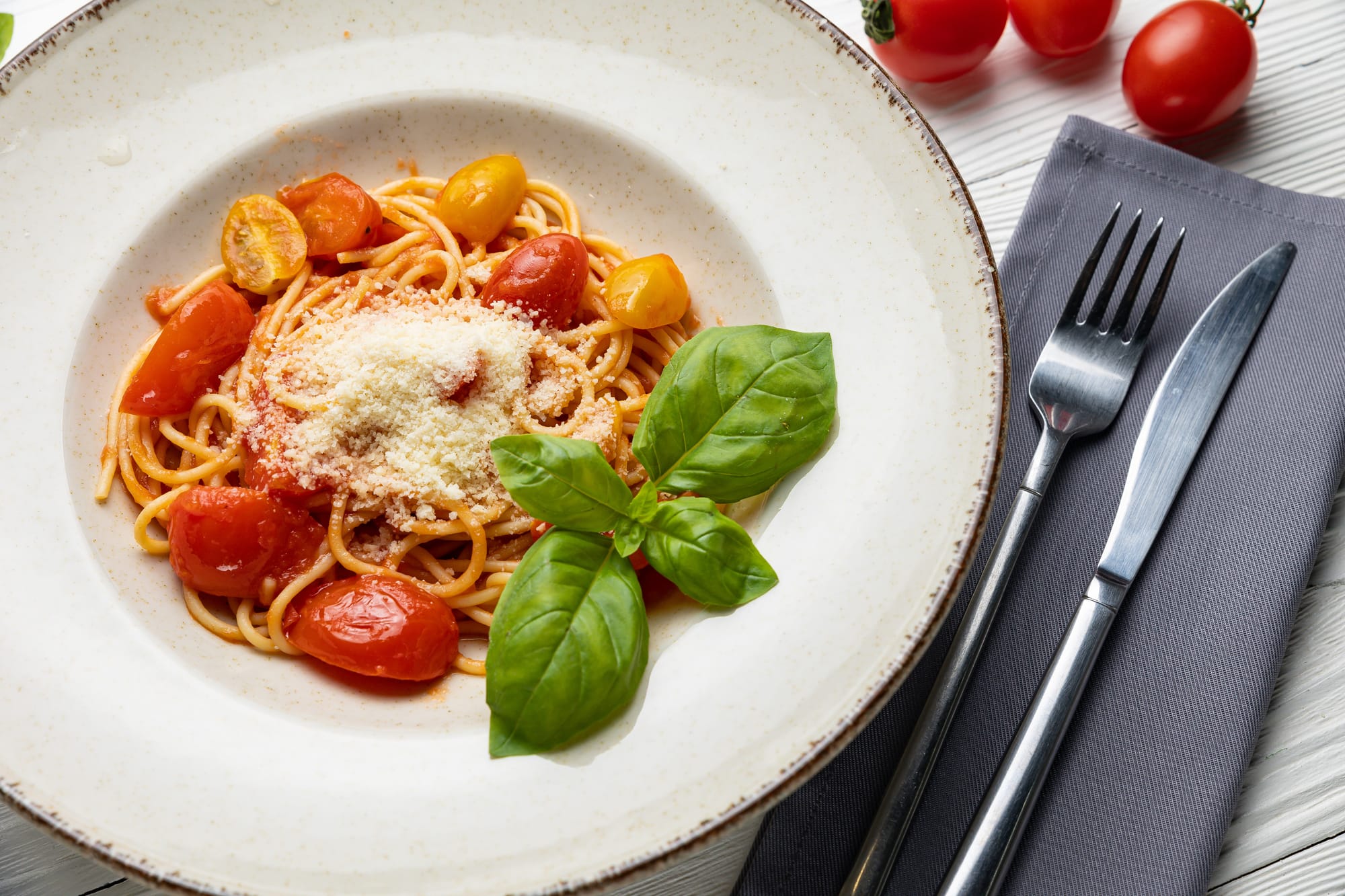 Red Pepper and Cashew Spaghetti