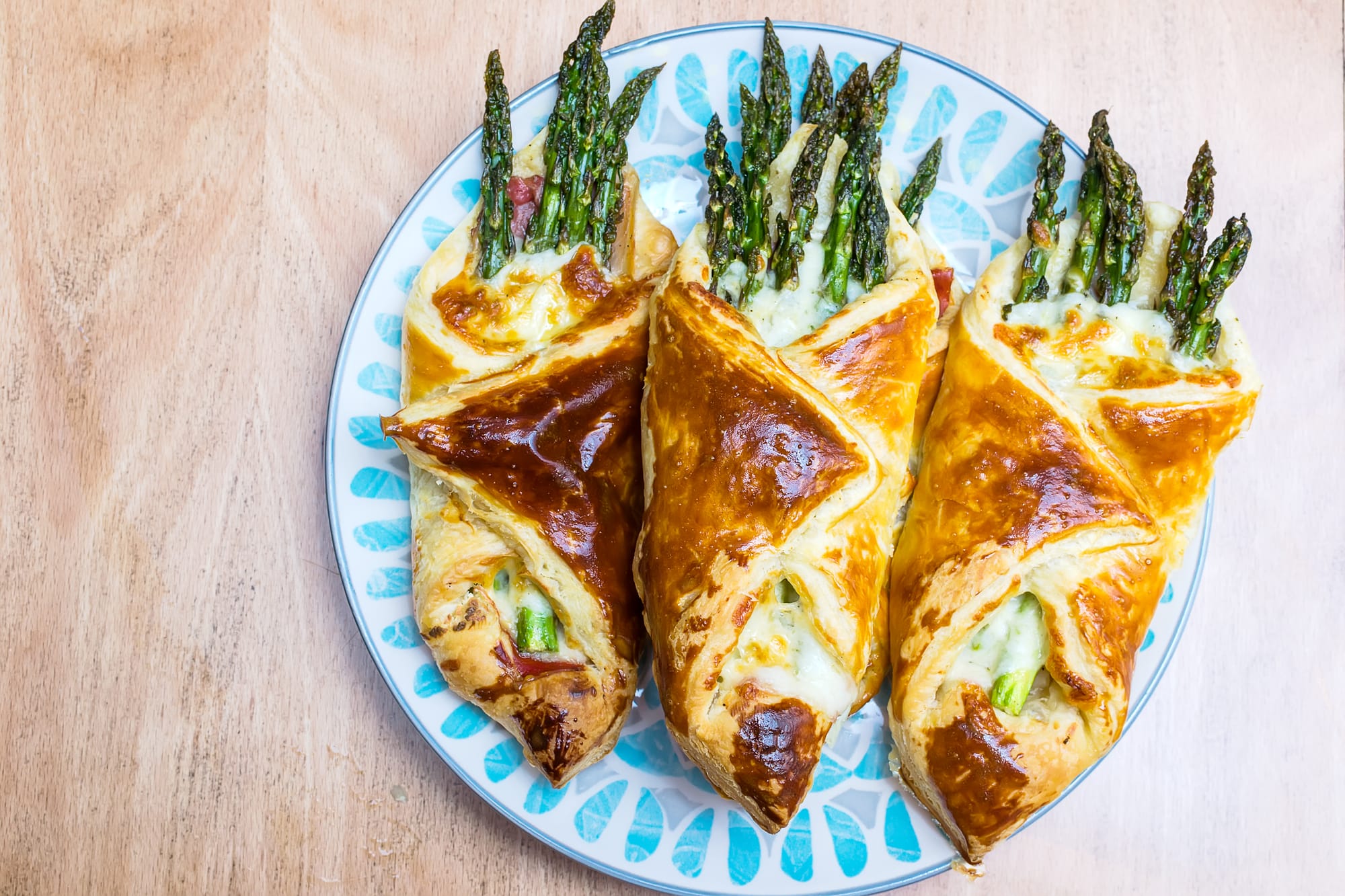 Cheese, Asparagus and Prosciutto Pastry Twists