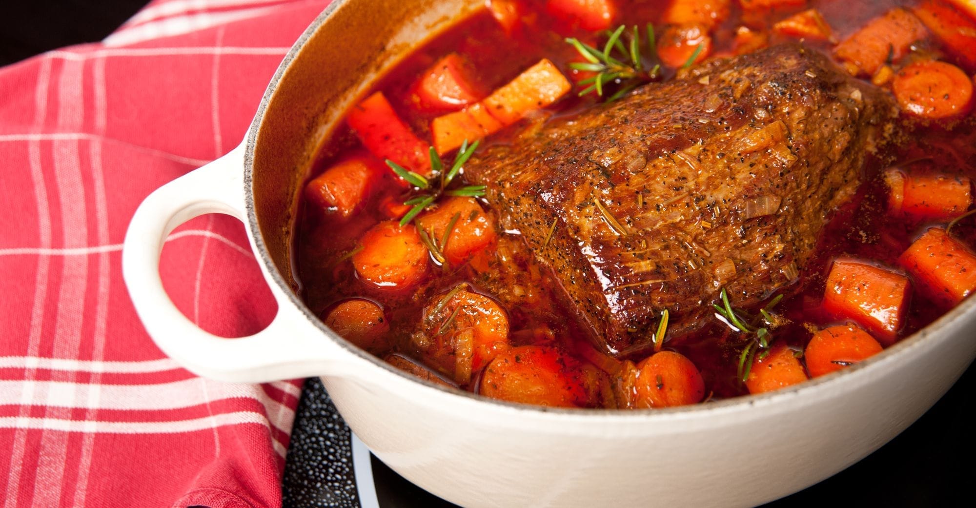 Red Wine and Braising Steak Stew with Herbs