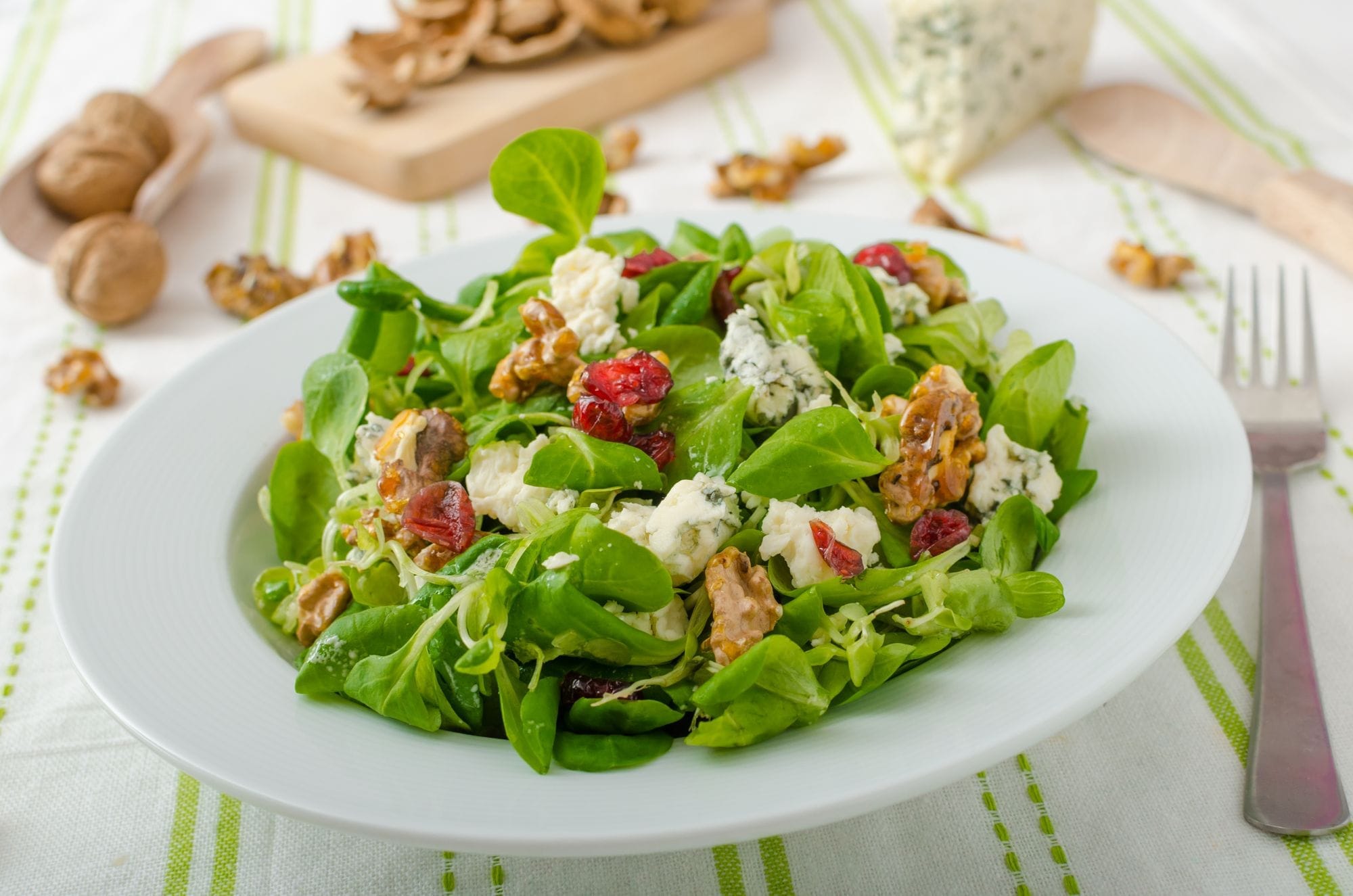 Raspberry and Goat’s Cheese Salad