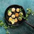 Seared Scallops with Mint Chutney